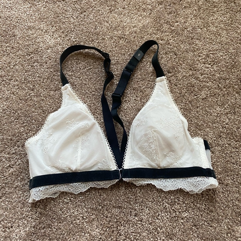 NWT Victoria’s Secret White Lace Bra Bralette